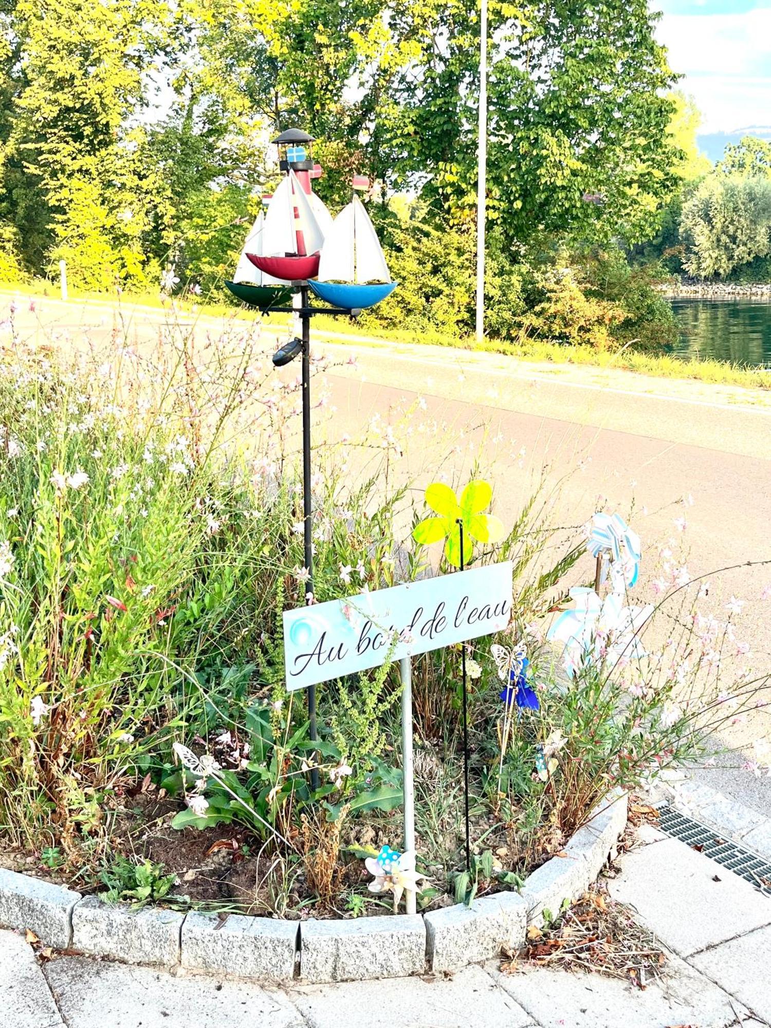 Au Bord De L'eau Homestay *